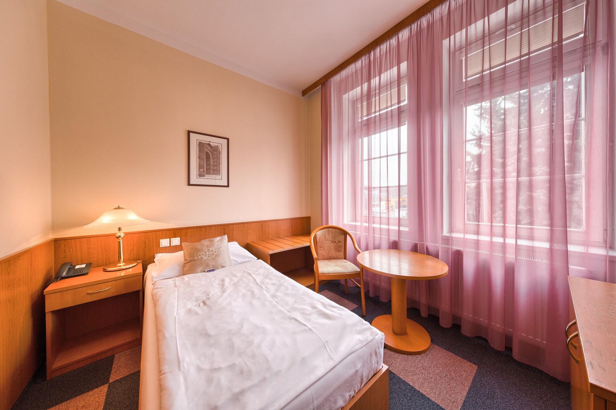 Wellness Hotel Babylon Liberec Extérieur photo